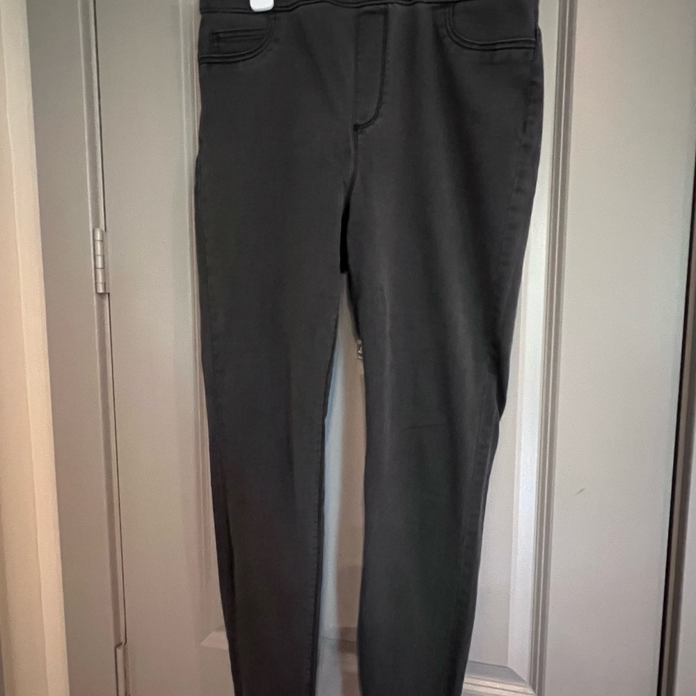 Never Worn Charcoal Women’s Jean Jeggings